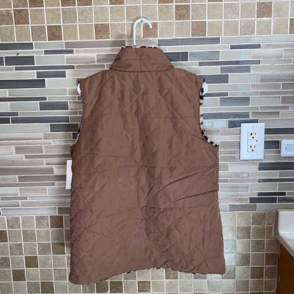 SOLD NWT Pink Lily Reversible Leopard Vest - Picture 5 of 6